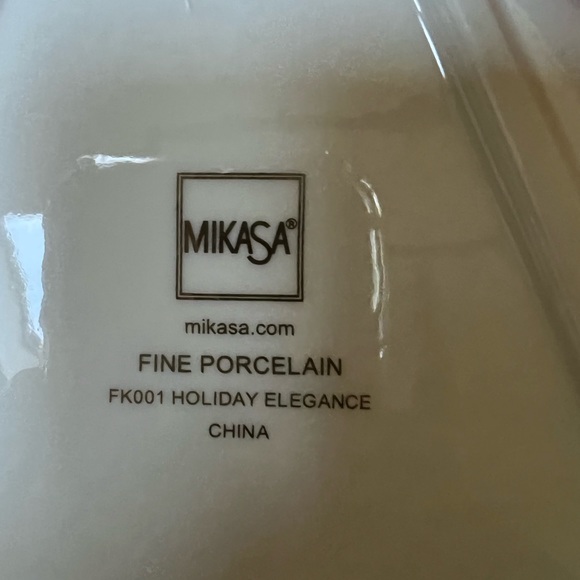 Mikasa “ Holiday Elegance “ Christmas Tree Dish. - Picture 5 of 8